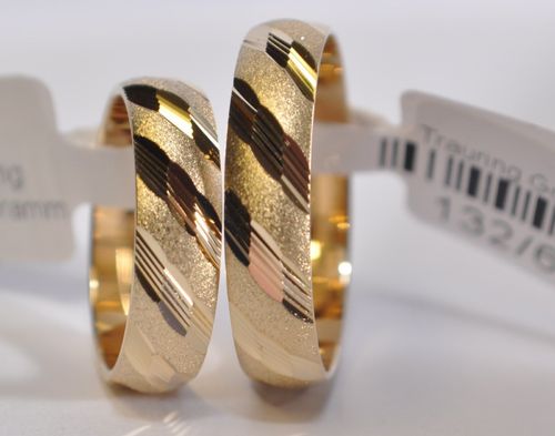 1 Paar Trauringe Eheringe mit blitzendem Muster und 4 Diamanten - Breite 6mm - Stärke 1,0mm